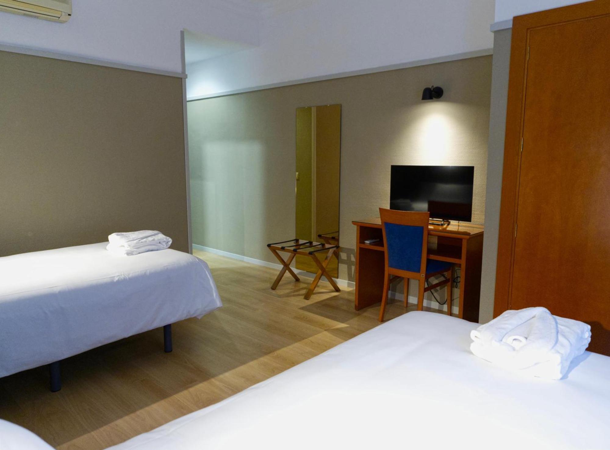 Hotel Ciudad Del Sol Ecija Luaran gambar