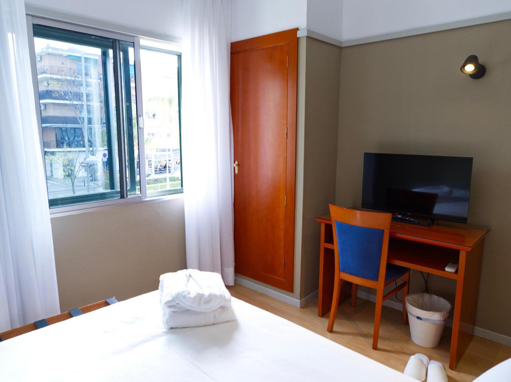 Hotel Ciudad Del Sol Ecija Luaran gambar