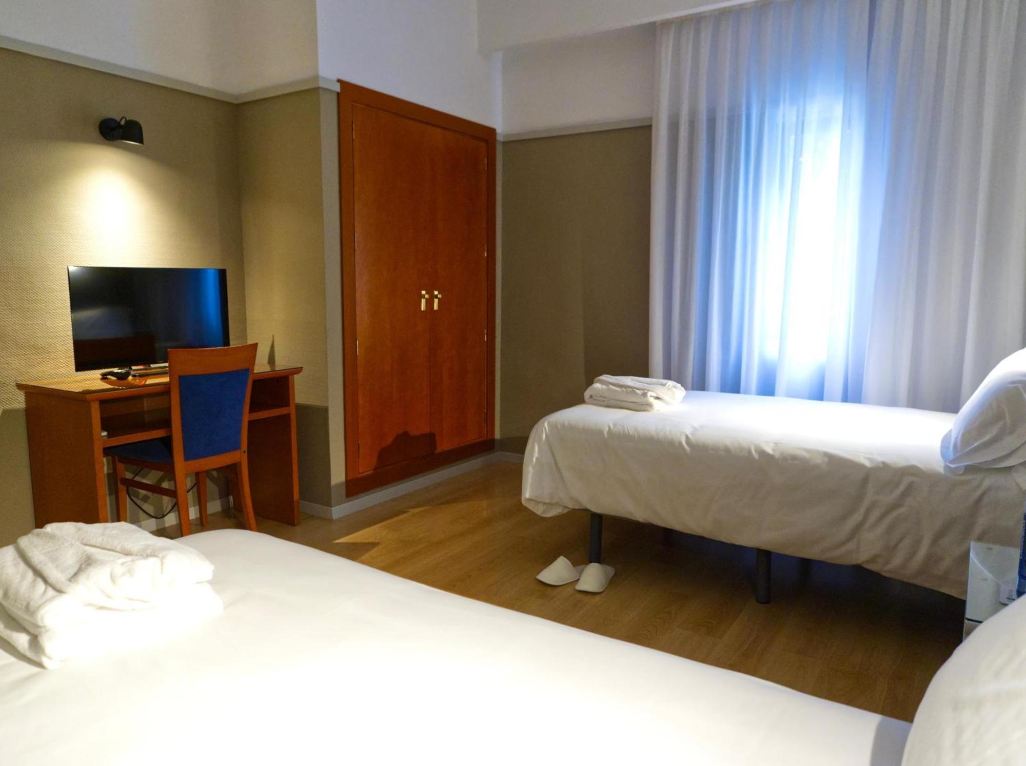 Hotel Ciudad Del Sol Ecija Luaran gambar