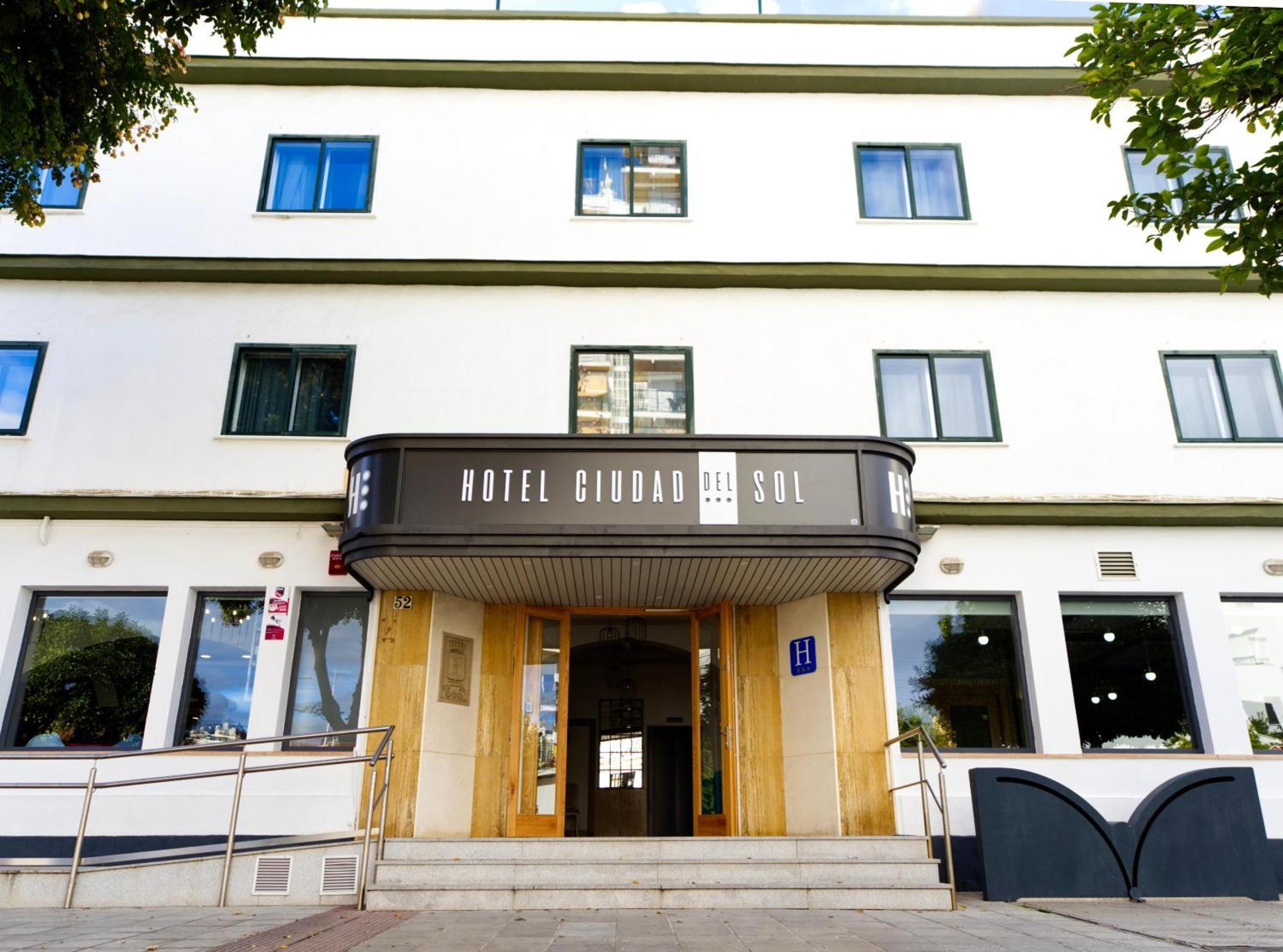 Hotel Ciudad Del Sol Ecija Luaran gambar