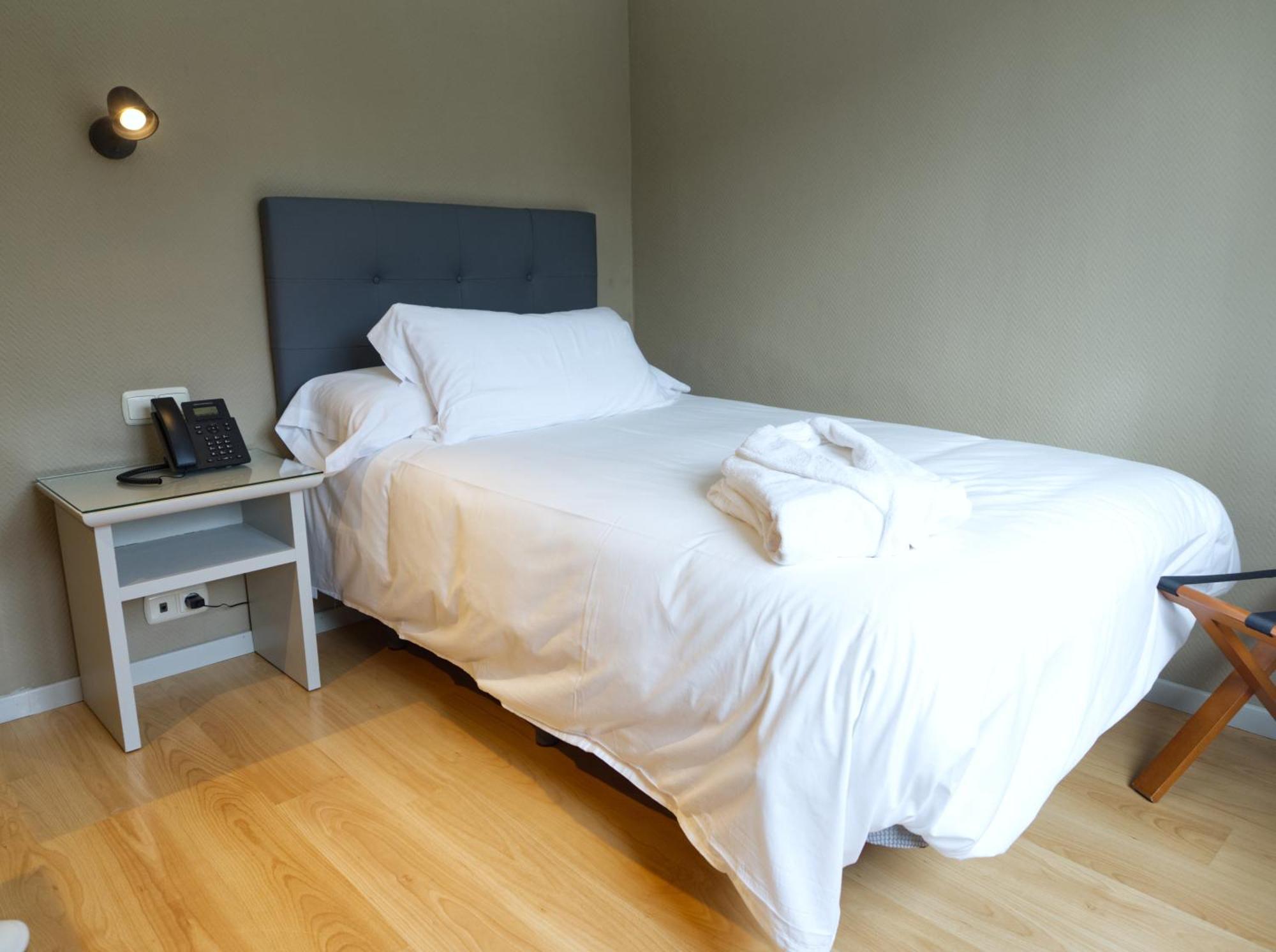 Hotel Ciudad Del Sol Ecija Luaran gambar